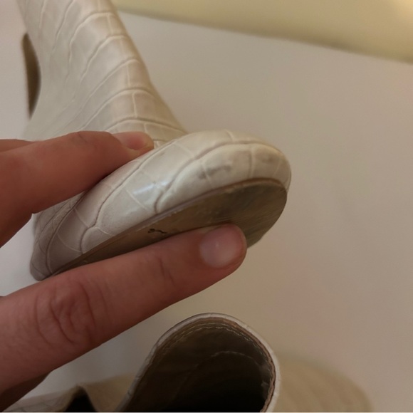 Steve Madden Women's Rookie Bone Croc Block Heels V Cut Ankle Booties Size 9.5 - Picture 9 of 16